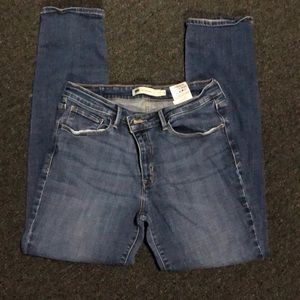 Levi’s mid rise skinny jeans